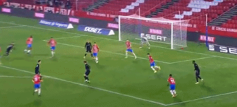 费兰·托雷斯戴帽创生涯新高！巴萨锋线涅槃重生