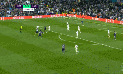 利物浦vs毕包第20分钟比赛暂停，全场球员、观众鼓掌致敬若塔