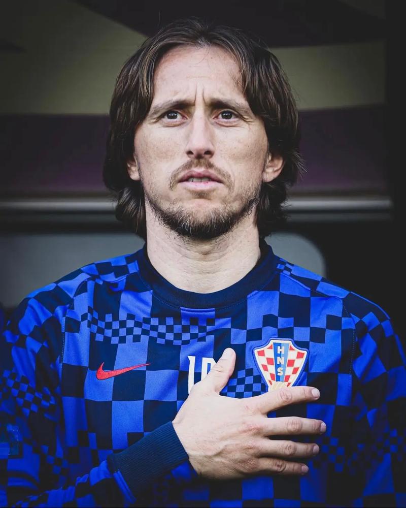 马特乌·阿莱曼尼：“我不知道阿尔瓦雷斯是否在巴萨的视线之内”