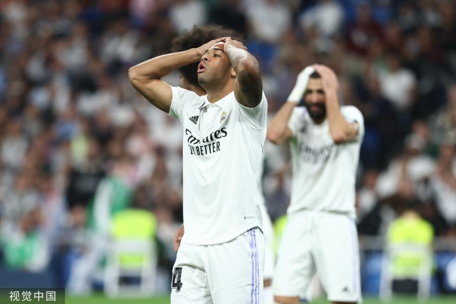 太疯了！费内巴切0-2落后3-2翻盘，瓦尔加斯MVP杀疯了