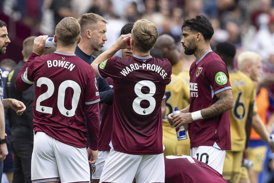 记者：拜仁考虑通过引进巴莱巴以顶替去向未明的格雷茨卡